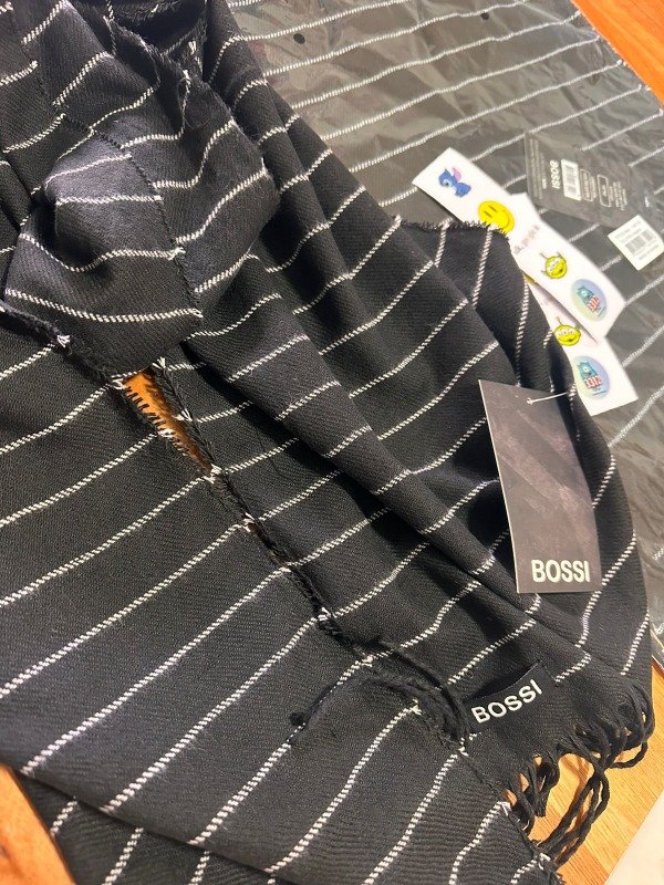 Producto - Bufanda Hombre Negra Rayas Bossi