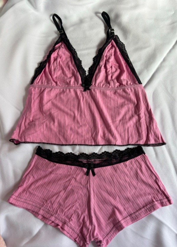 Producto - Pijamita luna con puntilla rosa chicle