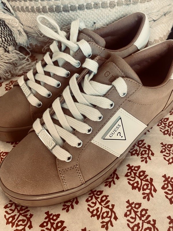 Producto - Zapatillas Guess