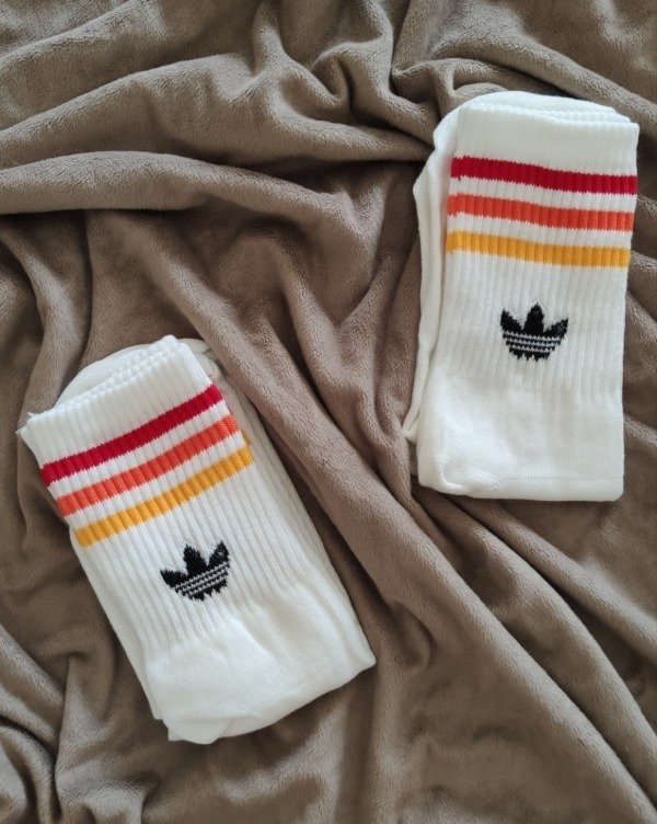 Producto - TENIS ALGODÓN ADIDAS BLANCAS CON ROJO Y NARANJA
