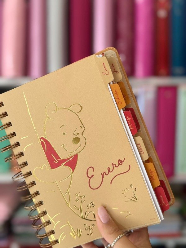 Producto - Agenda 2027 mooving winnie 21x15 diaria - 1