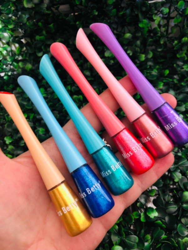 Producto - Delineador líquido color Miss Betty waterproof