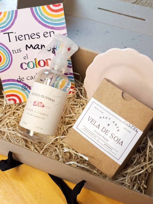 Producto - Box Aromático: Vela Pastel + Plato flor + Aromatizante + Tarjeta Dedicatoria - 3