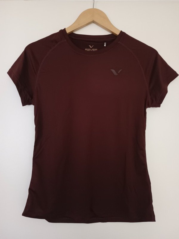 Producto - Remera deportiva Reves