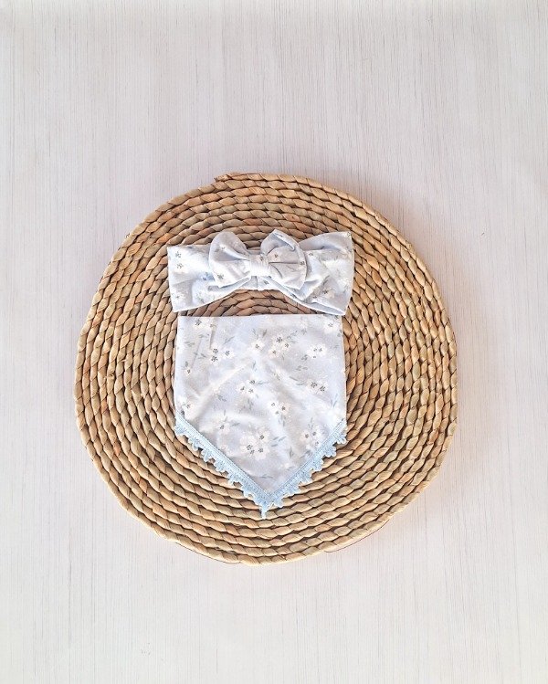 Producto - Babero Bandana + Vincha Flores Celeste