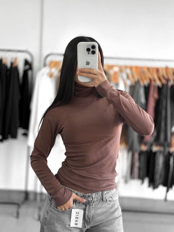 Producto - Polera Andy chocolate