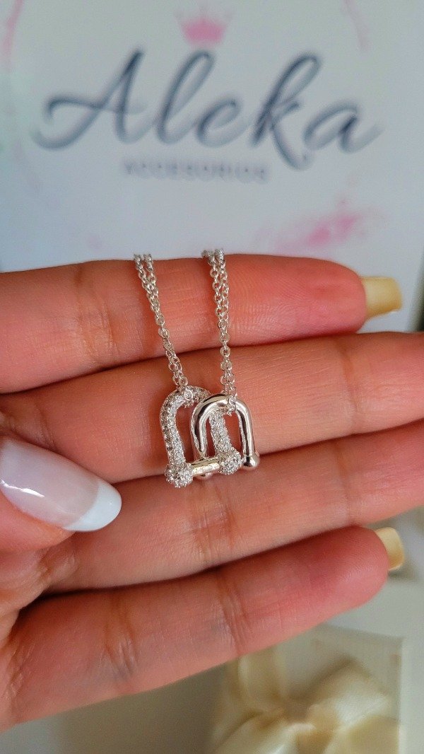 Producto - Collar entrelazado con micro pave de acero blanco - 1
