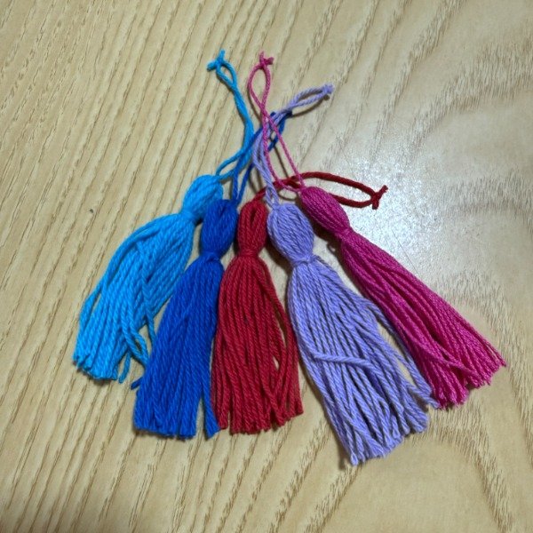 Producto - 5 Borlitas (colores sujetos a disponibilidad)