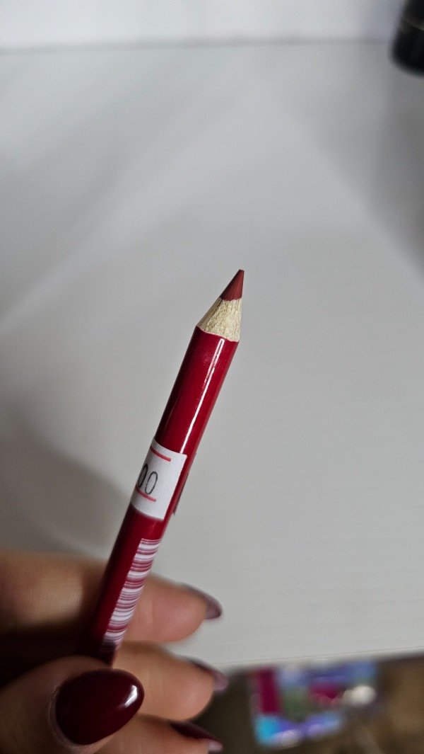 Producto - DELINEADOR DE LABIOS 06