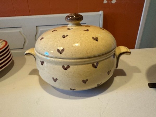 Producto - OLLITA DE CERAMICA CON TAPA 20cm #10945