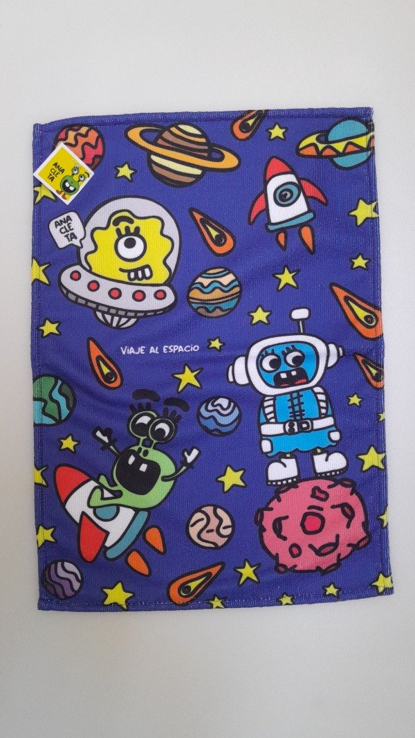 Producto - Toallón Frito, Lupa y Cuiki viajan al espacio.