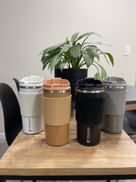 Producto - vaso cafetero 500ml con agarre de goma