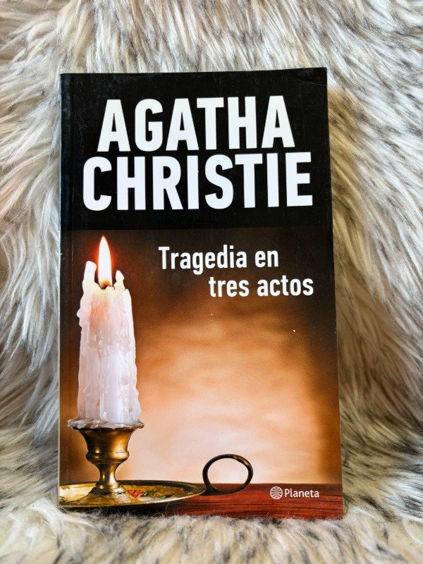 Producto - TRAGEDIA EN TRES ACTOS - AGATHA CHRISTIE