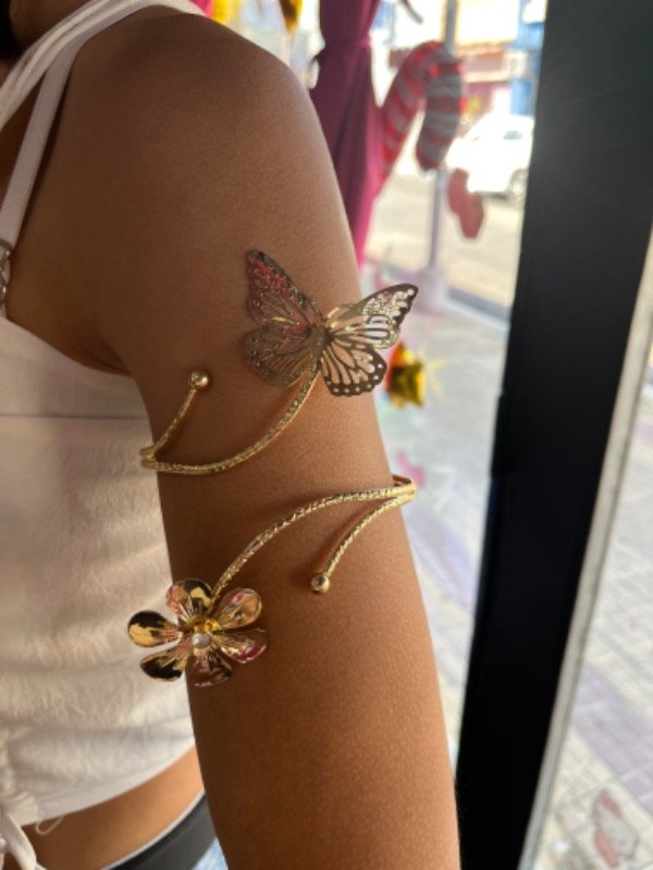 Producto - Brazalete mariposa con flor