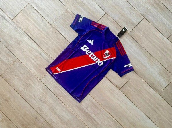 Producto - CAMISETA RIVER PLATE IMPORTADA MODELO ALTERNATIVO 2026 - 3