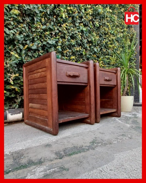 Producto - Par de mesas de luz en madera maciza con laterales tipo persiana - 2