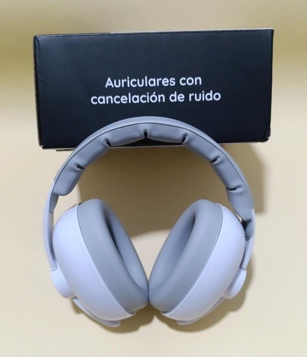 Producto - Auriculares con cancelación de ruido.
