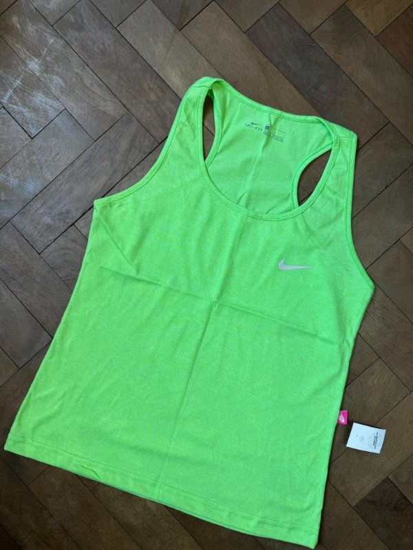 Producto - MUSCULOSA DE MOLINE VERDE MANZANA