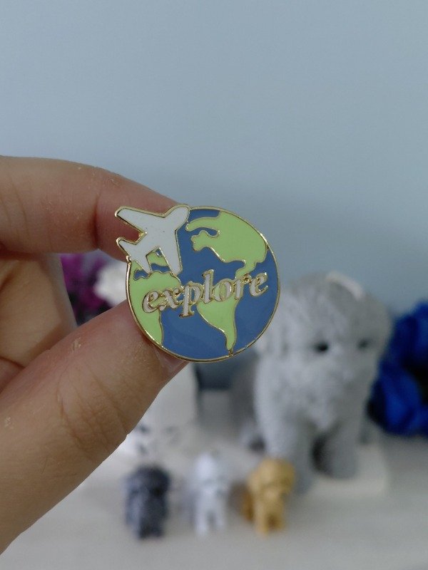 Producto - Pin metalizado - Viajes "Explore" #2669