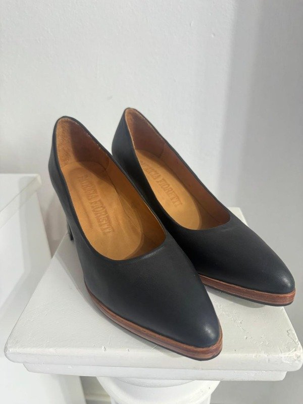 Producto - STILETTOS REINA DE CUERO NEGRO