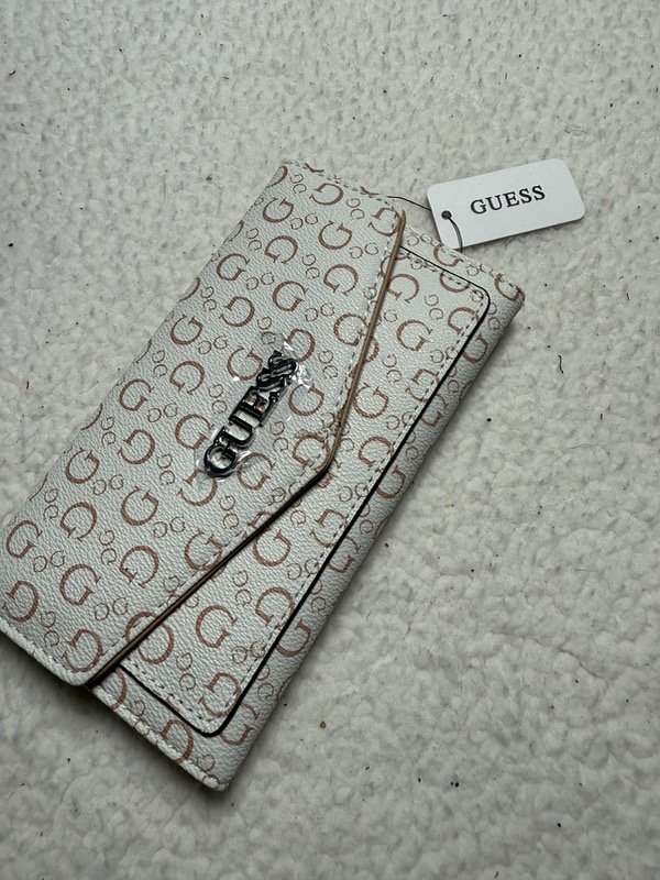 Producto - Billetera Guess Blanca y Nude
