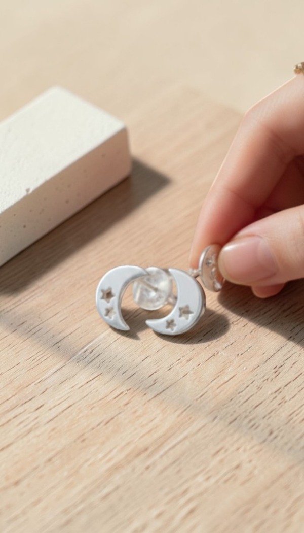 Producto - Aro de Plata 925 media luna con estrellas caladitas