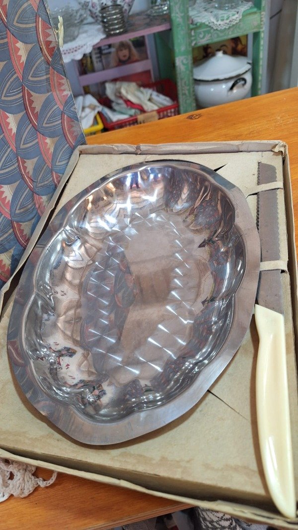 Producto - PANERA ACERO INOX MAS CUCHILLO, SIN USO - 1