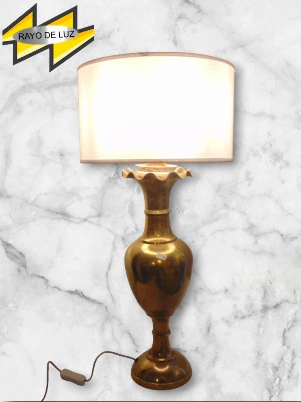 Producto - Lámpara Dorada
