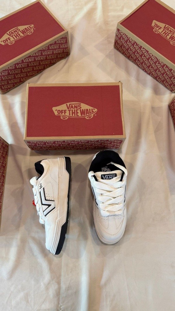 Producto - VANS UPLAND BLANCO/NEGRO