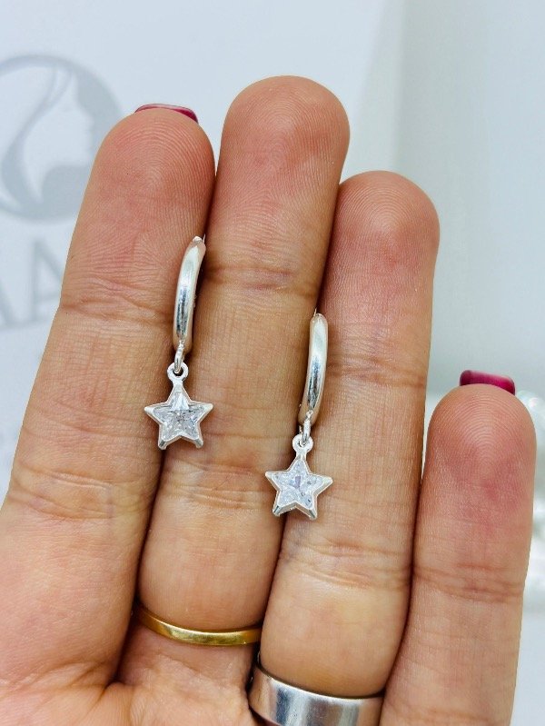 Producto - HUGGIES ESTRELLA CON CUBIC PLATA 925