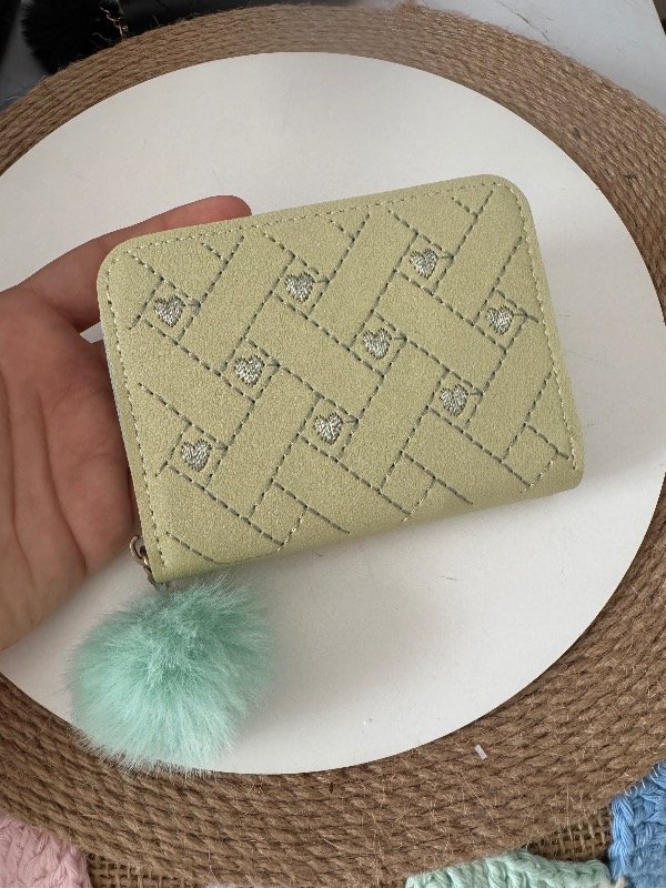 Producto - Billetera pocket corazones pompón verde