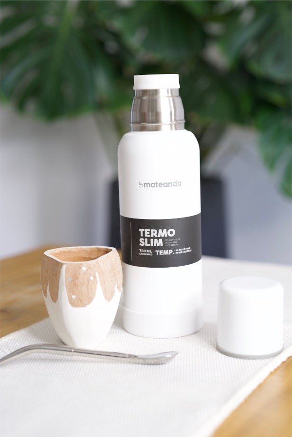 Producto - SET MATE VACA RANCHERO + TERMO MATEANDO 750 ml + BOMBILLA PICO LORO - 1