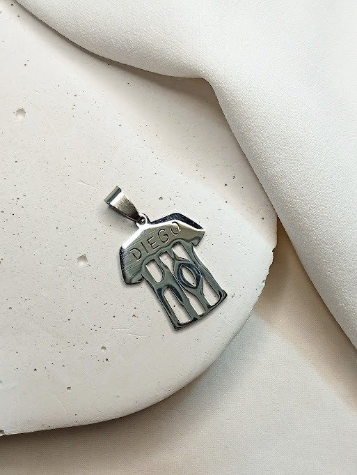 Producto - Dije camiseta "Diego"