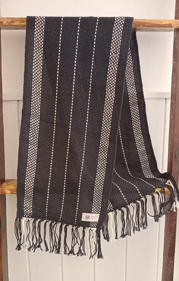 Producto - Camino telar negro y blanco