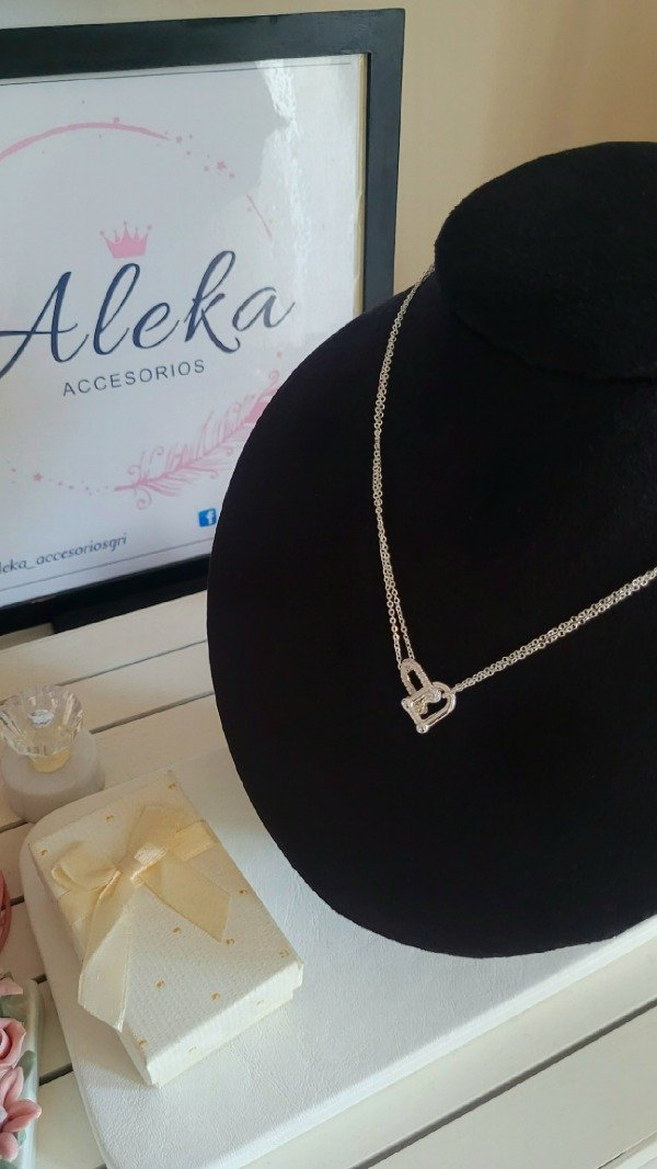 Producto - Collar entrelazado con micro pave de acero blanco - 4