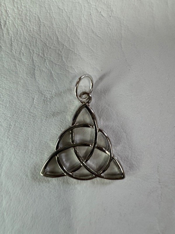 Producto - Dije Nudo Celta Triqueta