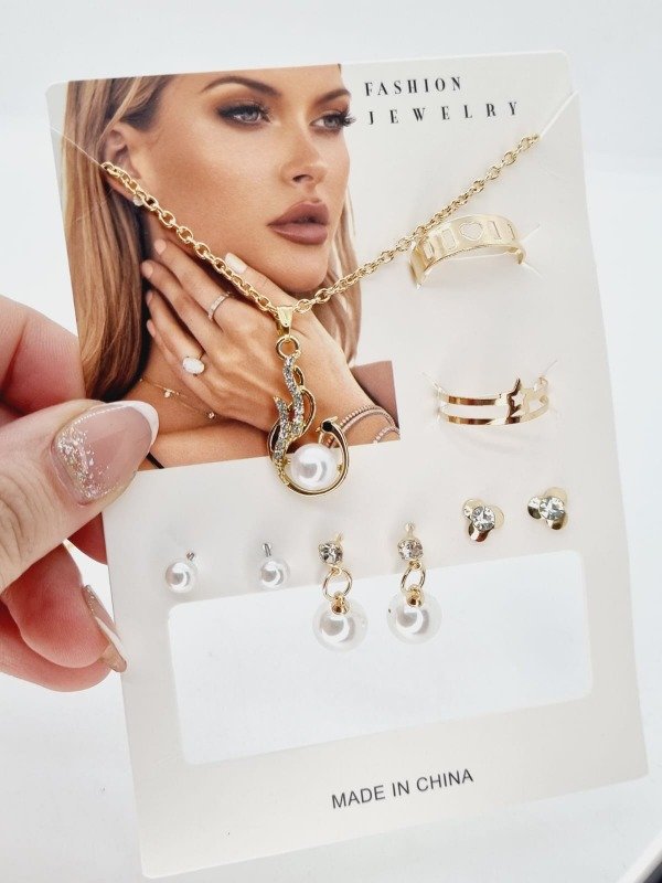 Producto - Blister cadenita + anillo x2 + aros x3 dorado 1995