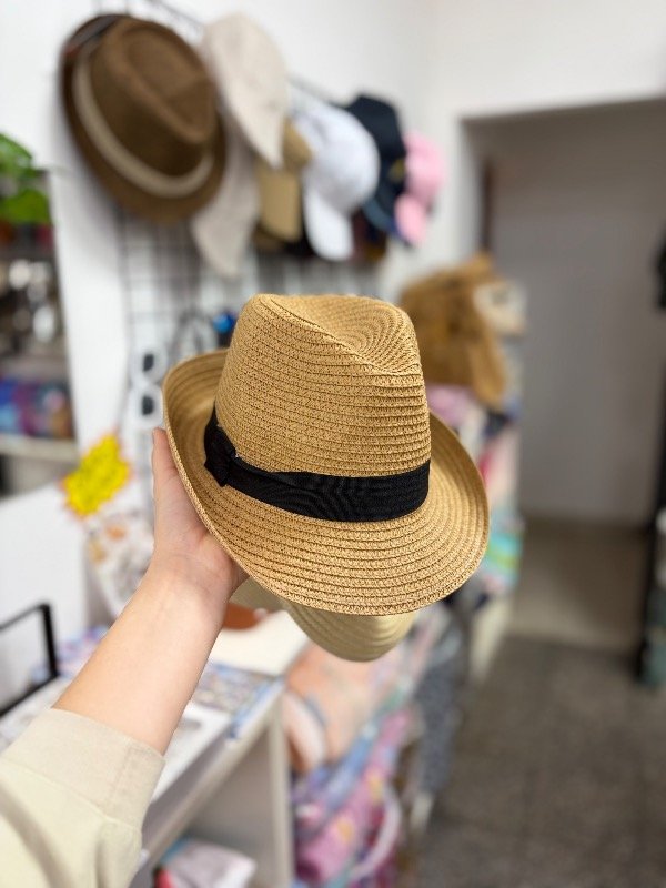 Producto - Sombrero cinta negra curvado - 1
