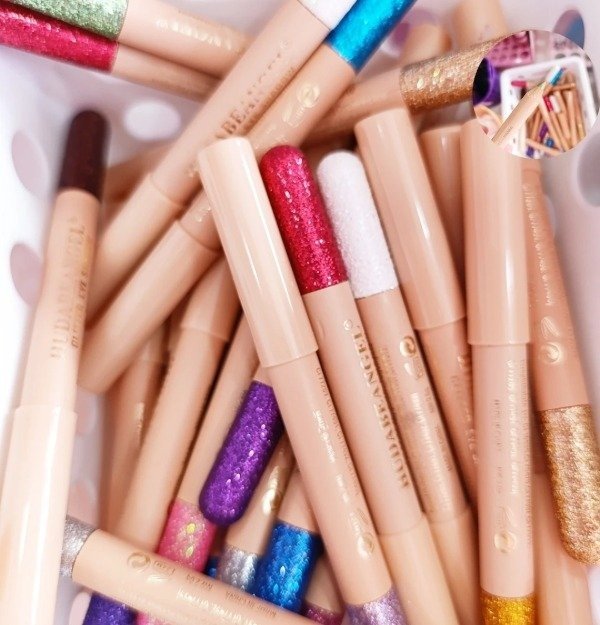 Producto - DELINEADOR EN LÁPIZ CON GLITERS HUDABEANGEL