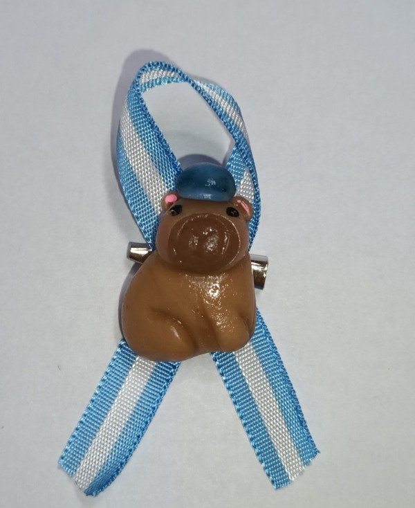 Producto - Escarapela CARPINCHO CAPIBARA GORRA sentado