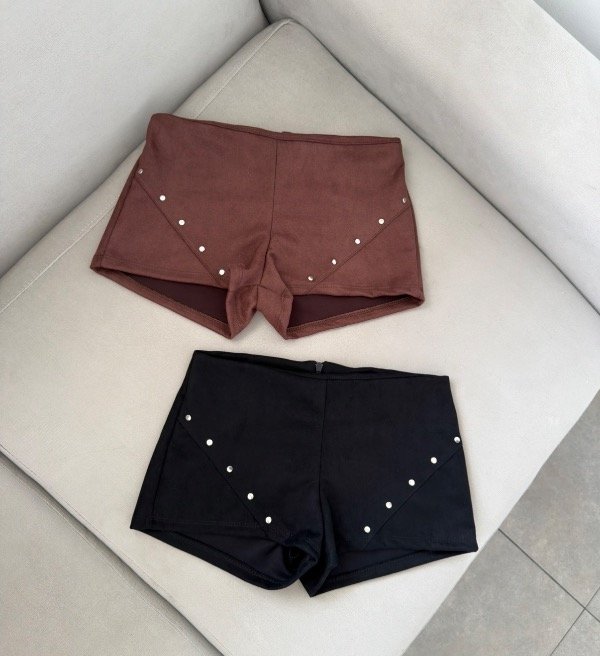 Producto - Short gamuzado tachas