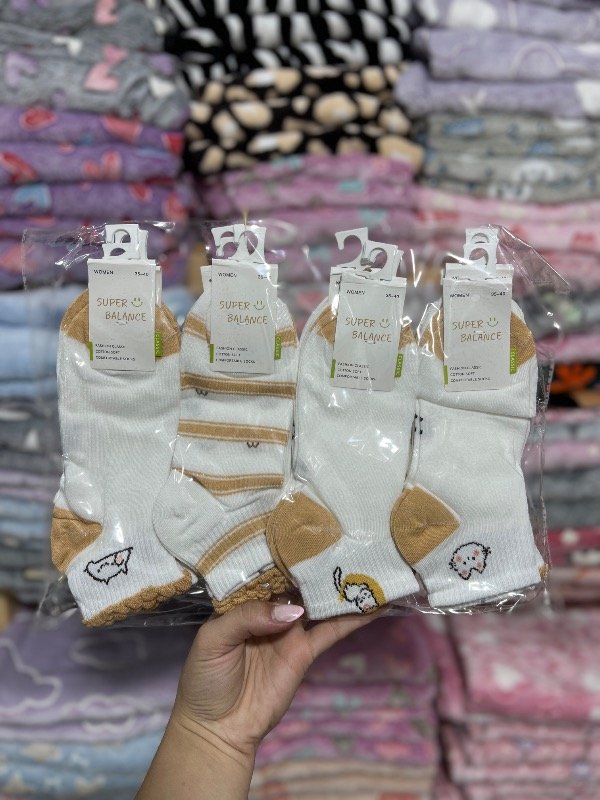 Producto - Blanco gatito marron