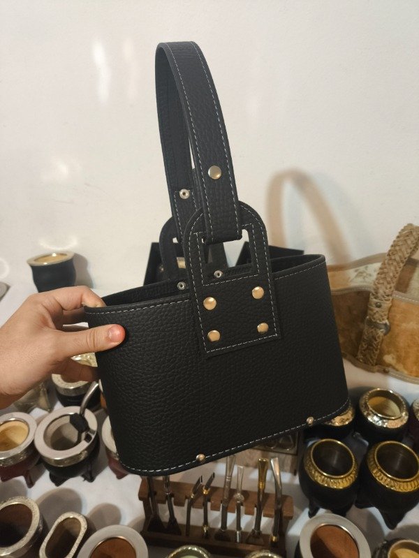 Producto - Matera eco cuero ovalada