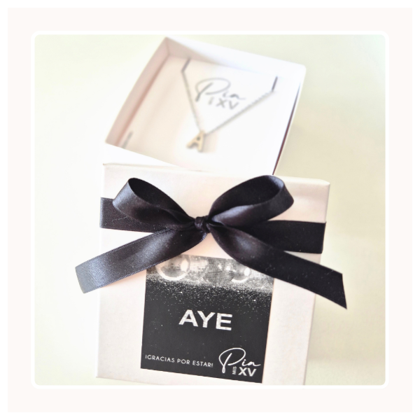 Producto - Caja personalizada con cadenita y dije - 0
