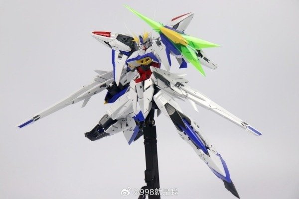 Producto - Figura tipo Model kit Eclipse + Maneuver Striker Pack - GUNDAM (Escala 1/100)