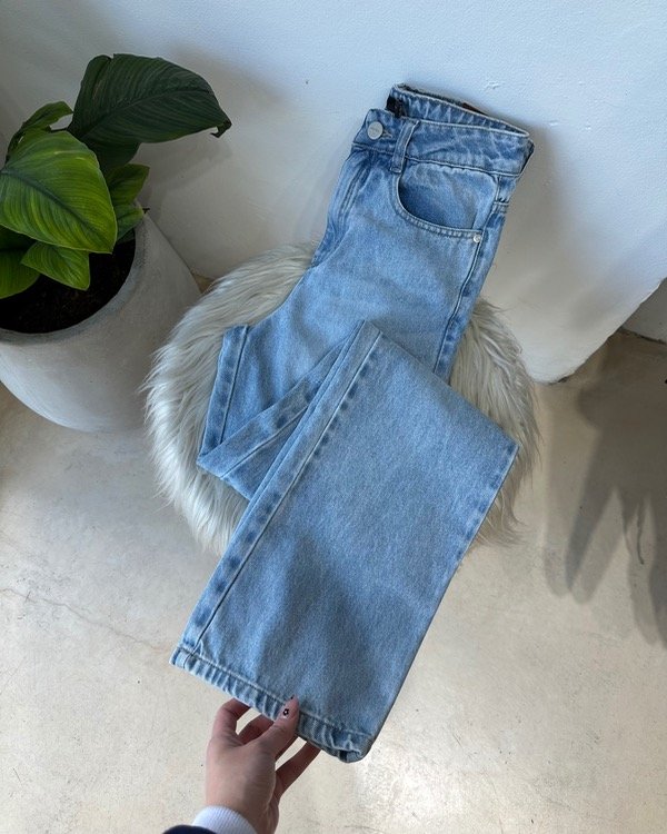 Producto - Straight Pieta // rígido // clasico