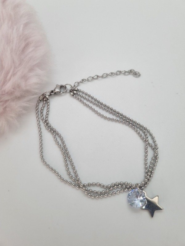 Producto - Pulsera acero quirurgico triple pelotitas dije swarovski y forma plana