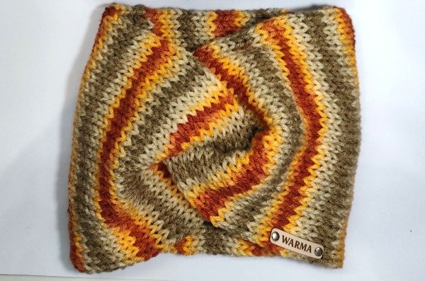 Producto - Cuello Cruzado rayado en tonos de amarillo, naranja y verde seco