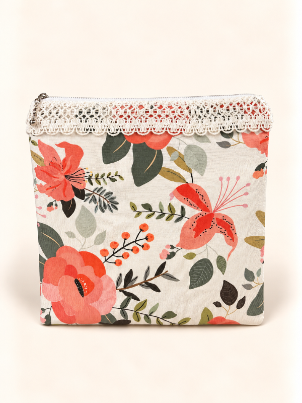 Producto - Neceser floreado con puntilla