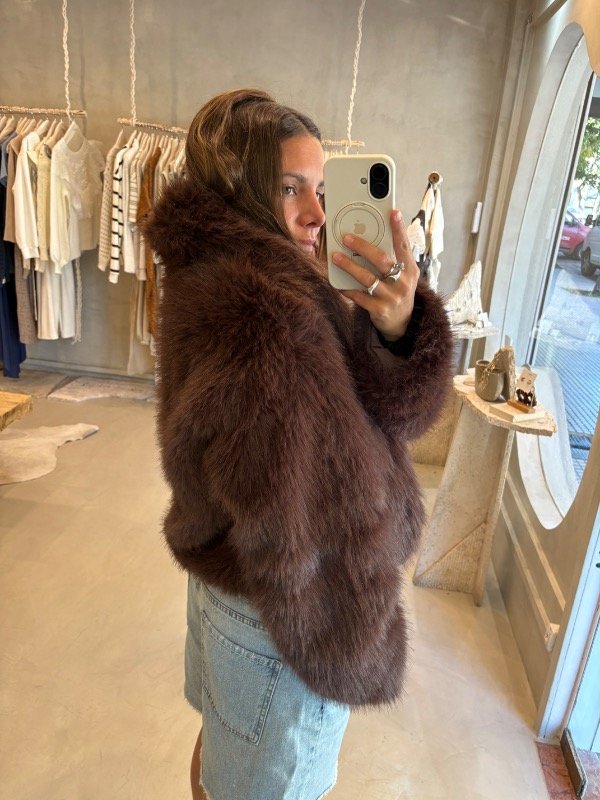 Producto - Campera Peluda Choco (Línea Importada)